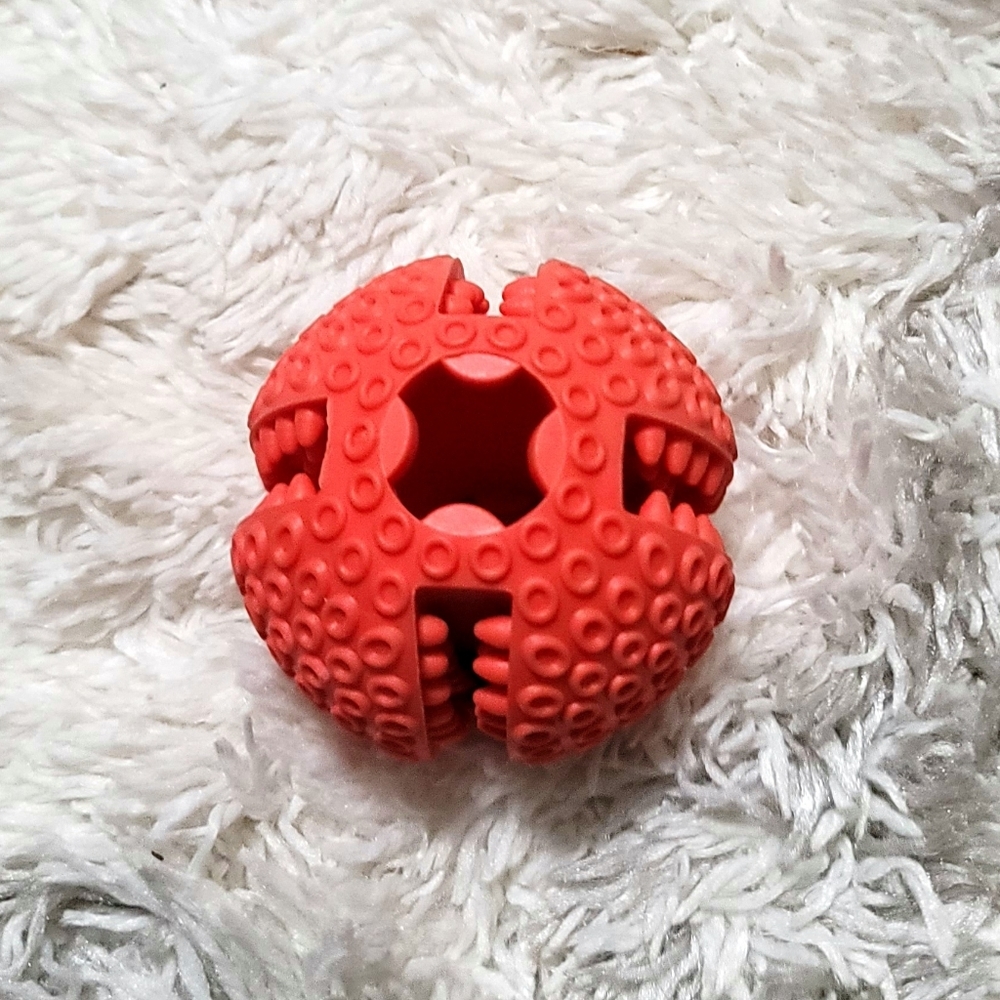 Dog Treat Chewing Ball